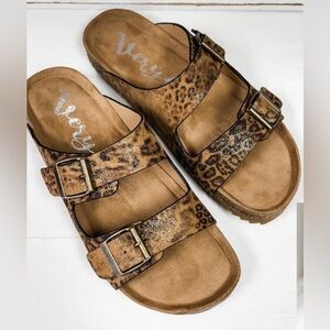 “Very G” Boutique brand leopard sandals in size 11 / new with box/never worn